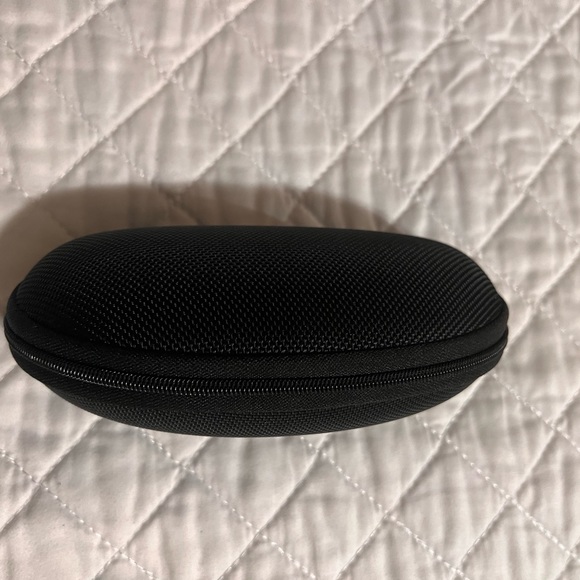 GUCCI SUNGLASSES IN EXCELLENT USED CONDITION - Picture 7 of 13